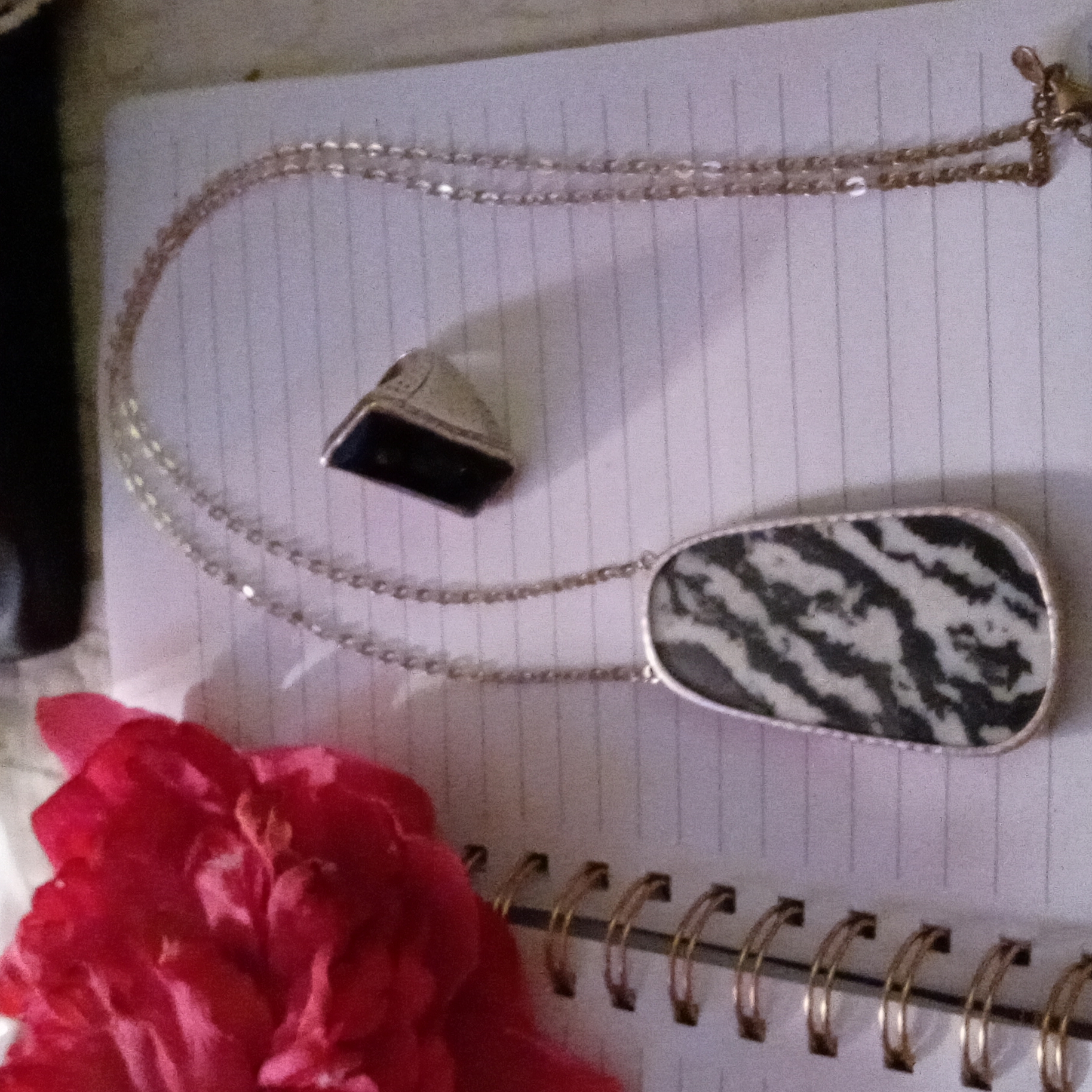 Woman's Pendant Set